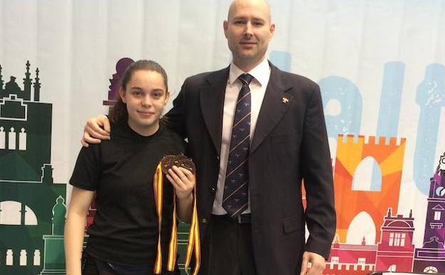 Iria Tardáguila logra tres medallas en el Nacional juvenil para el HalterTormes