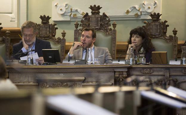 Baja el número de contratos no sujetos a concurso sin alcanzar el 5% sugerido