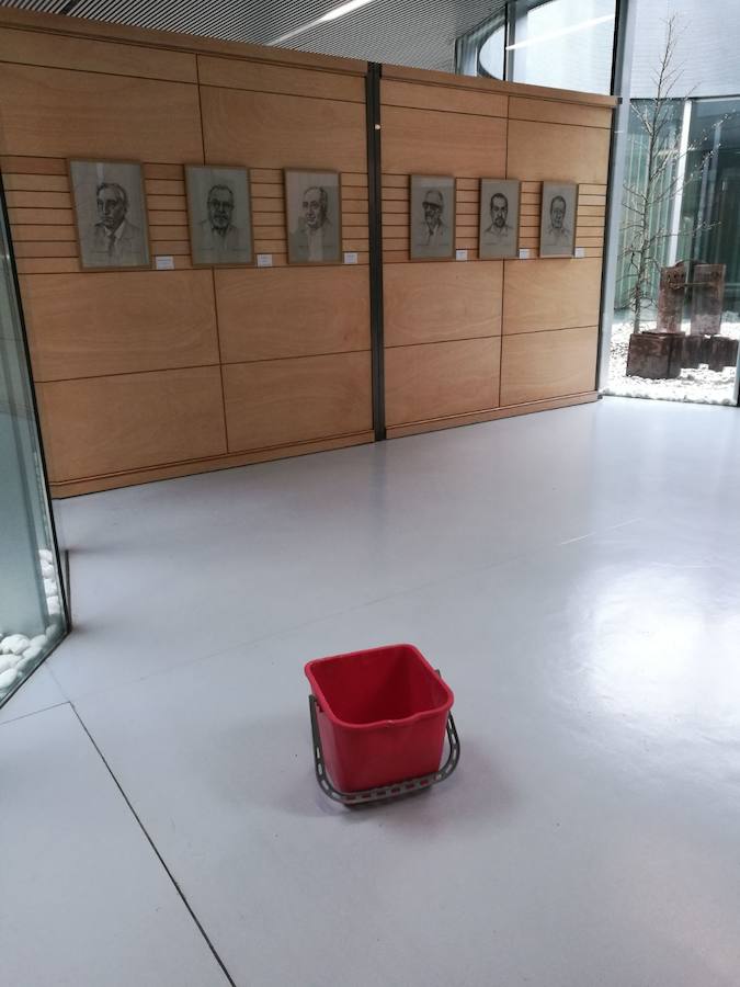 un edificio pasado por agua