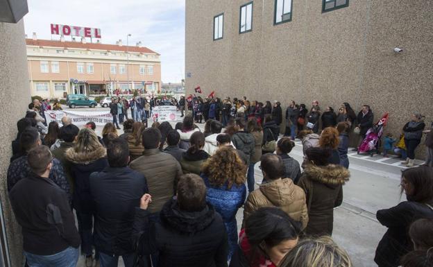 Los trabajadores de Lindorff mantienen la huelga contra los despidos de Valladolid