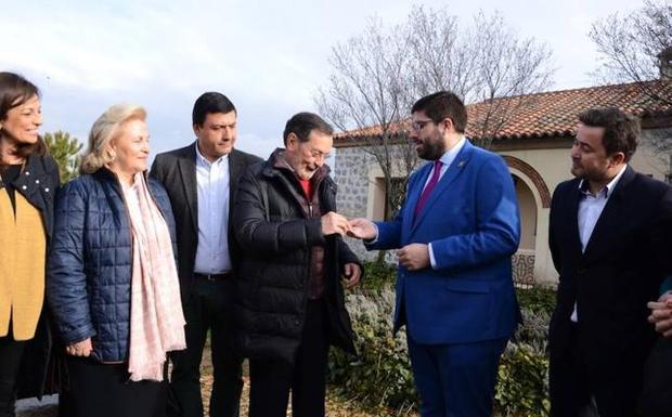 El presidente del PP de Ávila, Carlos García: «El presupuesto de la Junta incluye una partidapara licitar el búnker para el acelerador»