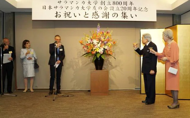 Los emperadores de Japón revelan su «gran cariño» hacia la USAL