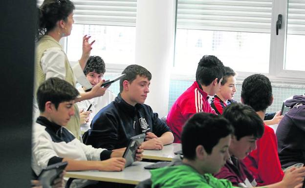 Uno de cada cuatro estudiantes de la ESO que pasan de curso arrastra suspensos