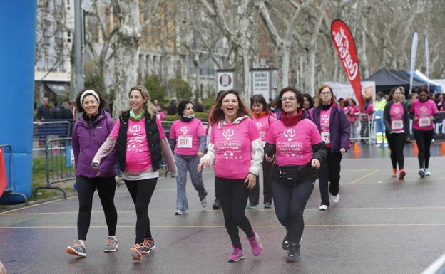 Participantes en la II Carrera y Marcha de la Mujer de Valladolid (3/4)