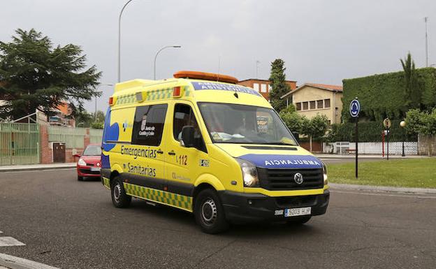 Herido un octogenario tras salirse de la vía un vehículo en Calzada de los Molinos