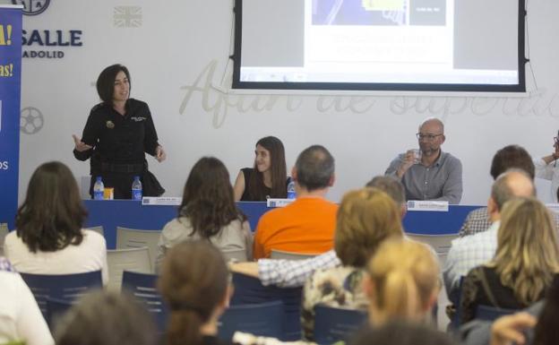 Conferencia sobre redes sociales en el colegio La Salle