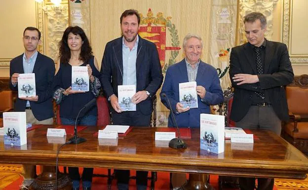 Alberto de la Rocha gana el LXIV Premio Ateneo con la novela 'Los vertebrados'