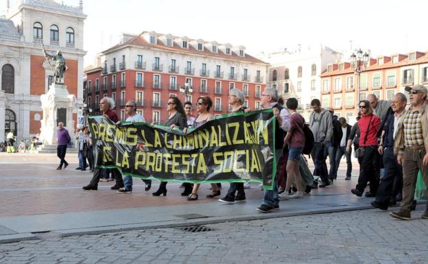 El juez aprecia «abuso de poder» en la orden que inició la carga policial de 2014 en Valladolid