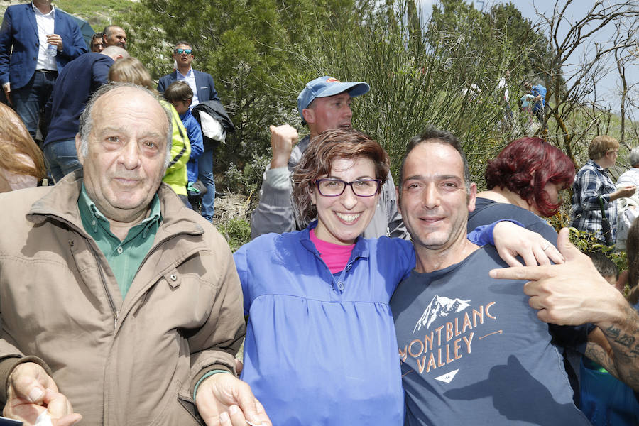 Palencia celebra la tradicional pedrea del pan y el queso