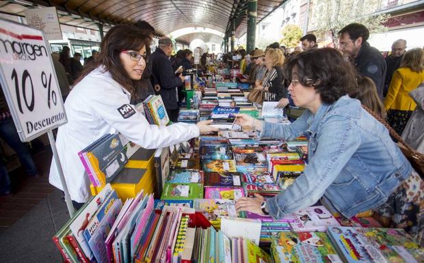 María Dueñas, Manuel Vilas, Javier Marías y Camilla Läckberg, los autores más demandados