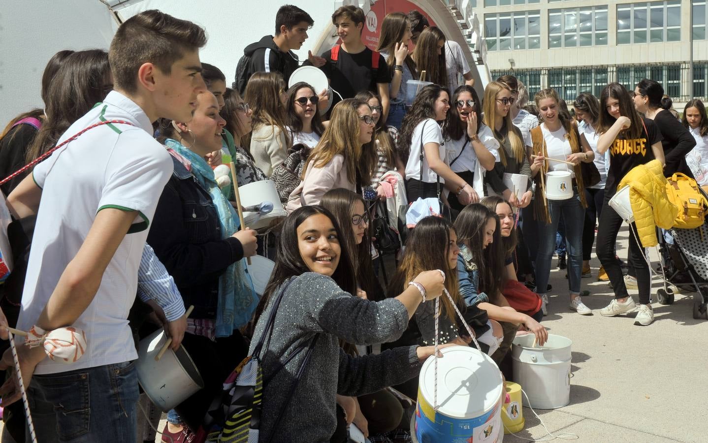 Taller de batucada en la Cúpula del Milenio de Valladolid