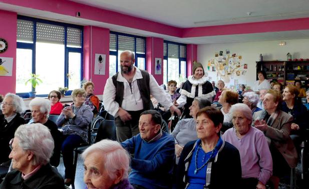 Tercera Actividad celebra el Día del Libro con el Club de Lectura de la biblioteca de Aguilar de Campoo