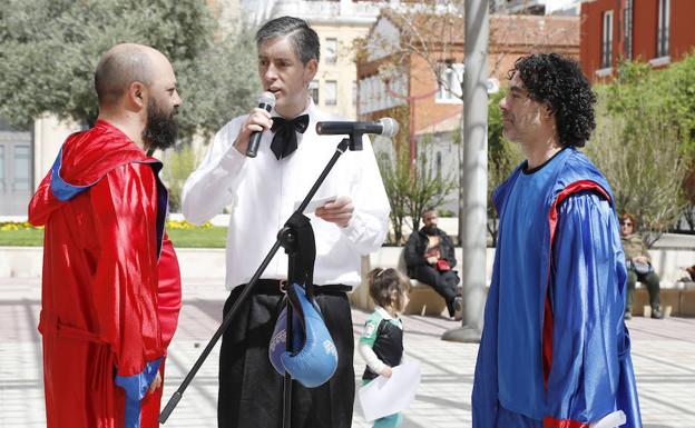 Tablas en el ring de la poesía en un peculiar combate en Palencia