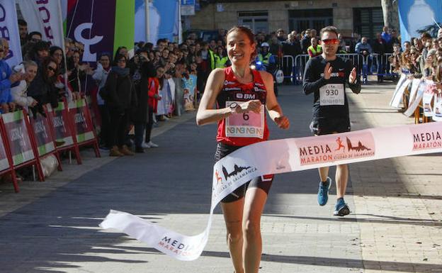 Gema Martín se impone en la Media Maratón de Gijón con su mejor marca personal