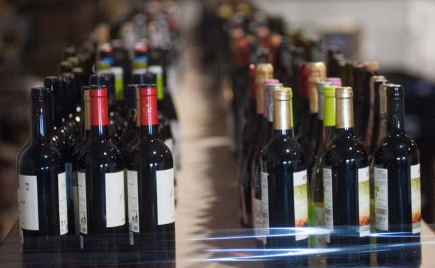 ¿Quién vende vino, quién lo compra y quién lo distribuye?