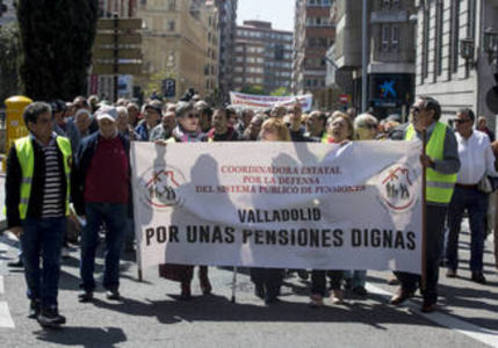 Los pensionistas vuelven a salir a la calle para clamar contra el «chantaje» de las pensiones