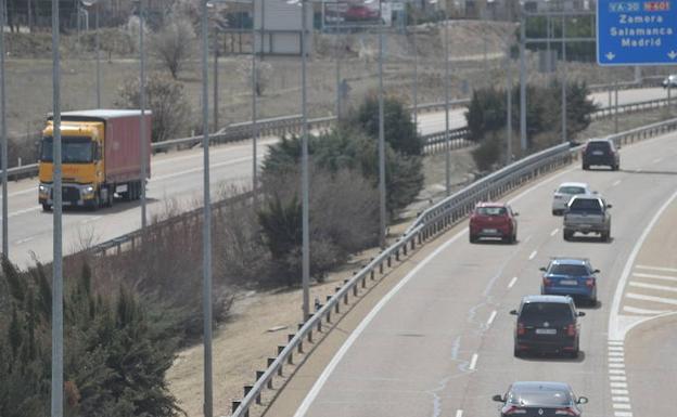 Las instituciones salmantinas muestran su satisfacción por el arreglo de la A-62