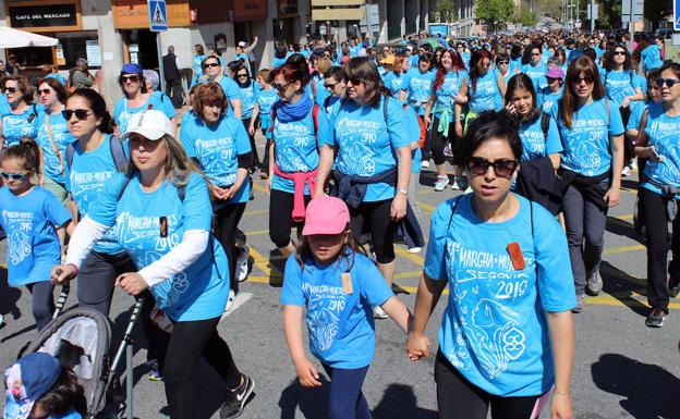 3.300 mujeres inundan Segovia en el Día de la Madre