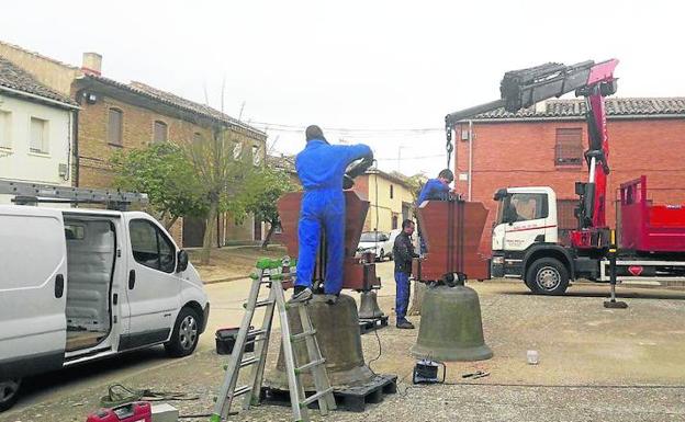 Villafrades recupera el sonido original de sus campanas