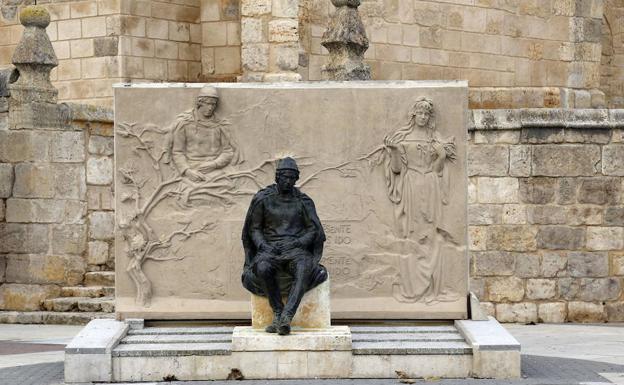 El ministro de Cultura destaca la relevancia de Julio López, autor del monumento a Jorge Manrique