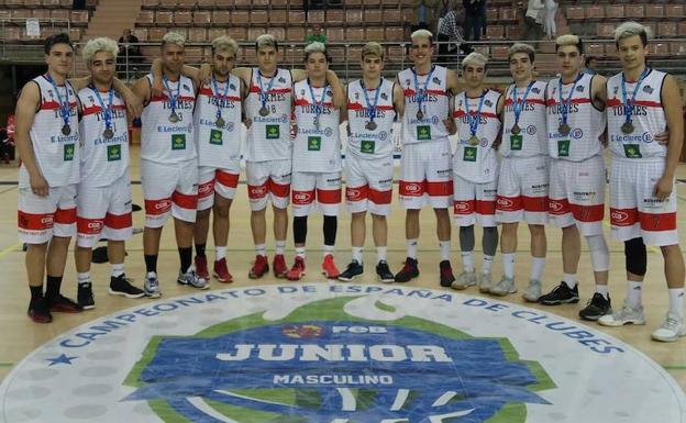 El CB Tormes da la cara en los octavos de final del Nacional júnior pero cae ante el Baskonia