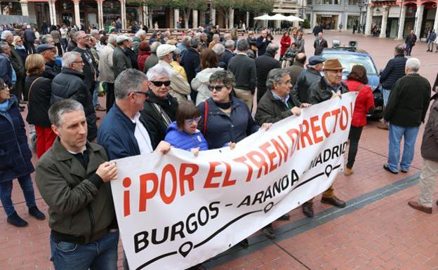 Fomento analizará «con responsabilidad» la documentación sobre el tren directo