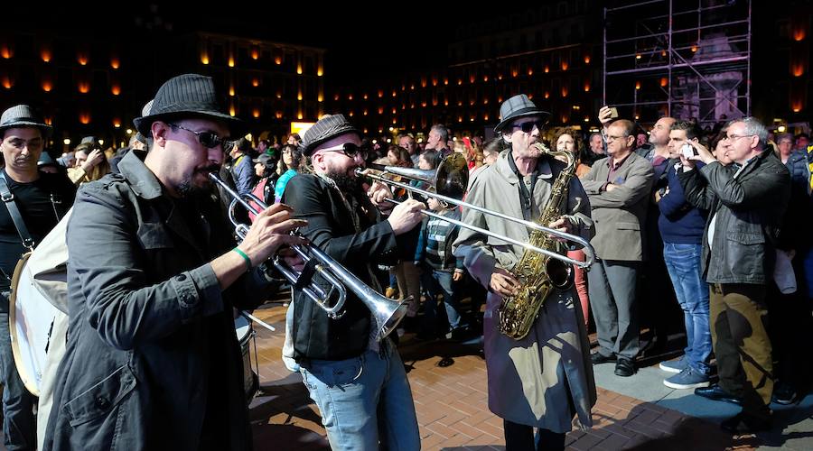 Concierto de Los Nadie en la Plaza Mayor de Valladolid