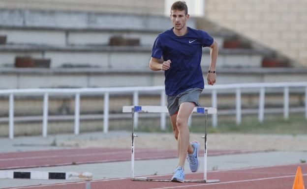 Álvaro de Arriba estrena temporada al aire libre en Ibiza