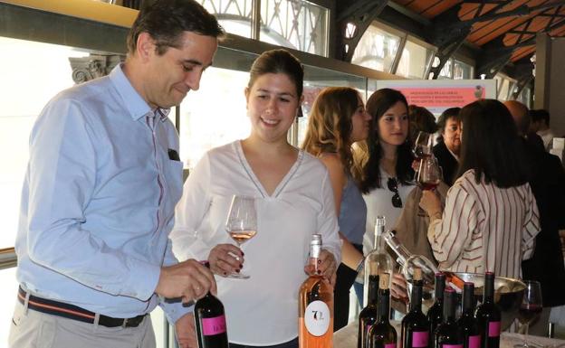 El Mercado del Val brinda en la fiesta 'Día Movimiento Vino D.O'