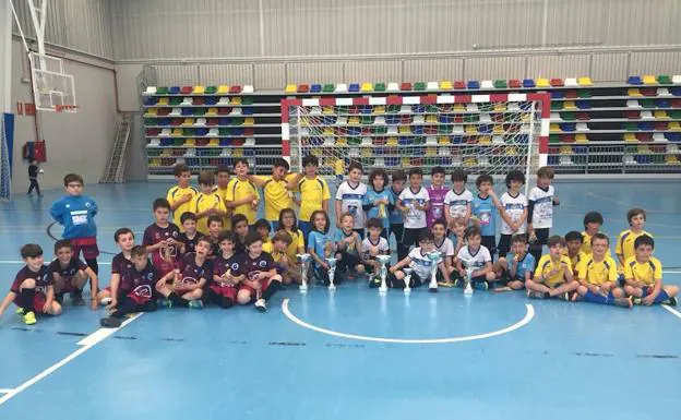 Emoción y calidad en la IV Copa Prebenjamín de fútbol sala en Aldeatejada