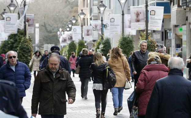 Detenido un dependiente por sacar un cuchillo y golpear a un cliente en una tienda de Valladolid
