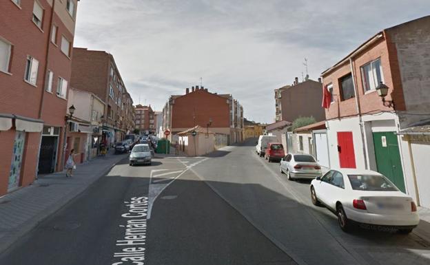 Cinco detenidos en una operación antidroga en un bar y varios pisos de la villa lagunera