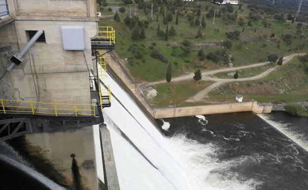 El embalse de Santa Teresa alcanza en marzo el segundo mayor registro de su historia en ese mes