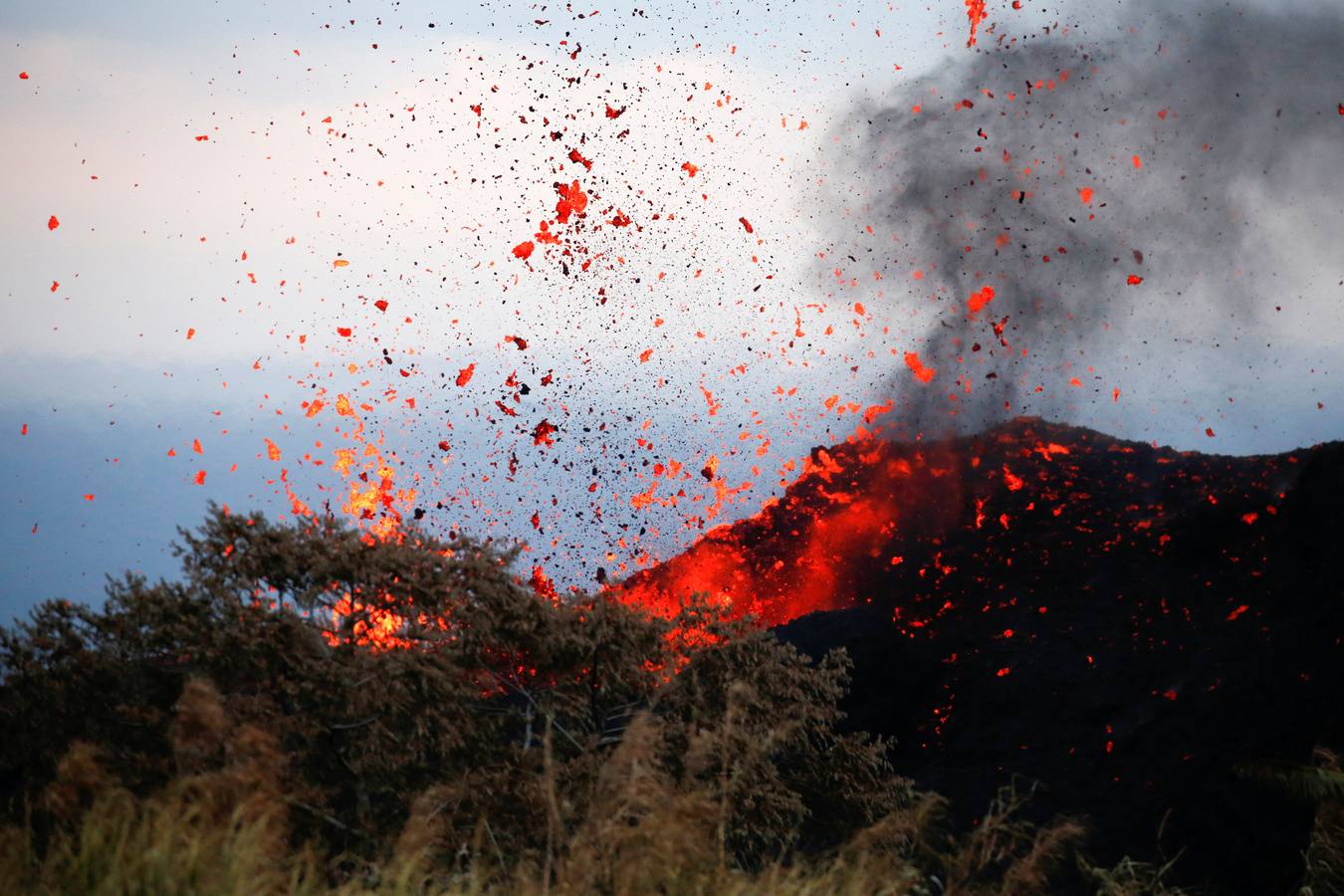 Las impresionantes imágenes de la erupción del volcán Kilauea de Hawái