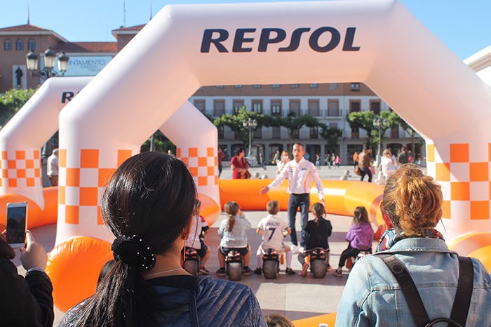 Repsol llega a Salamanca con una exposición sobre el mundo del motor