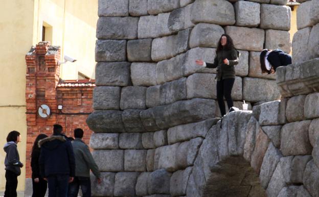 Las multas por atentar contra el Acueducto irán de 750 a 3.000 euros