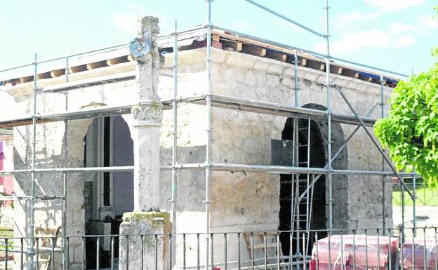 San Miguel del Arroyo recupera la deteriorada ermita del Humilladero