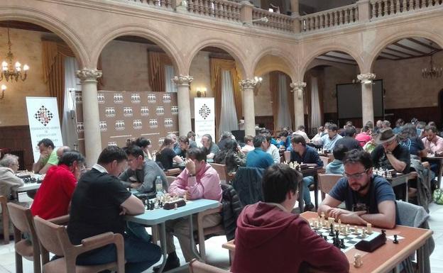 Adrián García y Amador González, campeones regionales de ajedrez relámpago y rápido en Salamanca