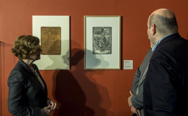 Amigos del Museo Nacional de Escultura enriquecen sus fondos con una plancha de cobre con la Virgen de las Angustias