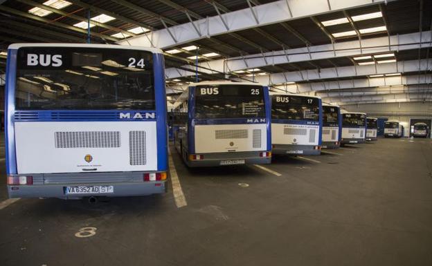 Auvasa cambiará las luces de sus naves para ahorrar 7.500 euros en su factura anual