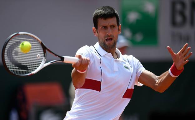 Djokovic vence al español Munar y se cita con Bautista