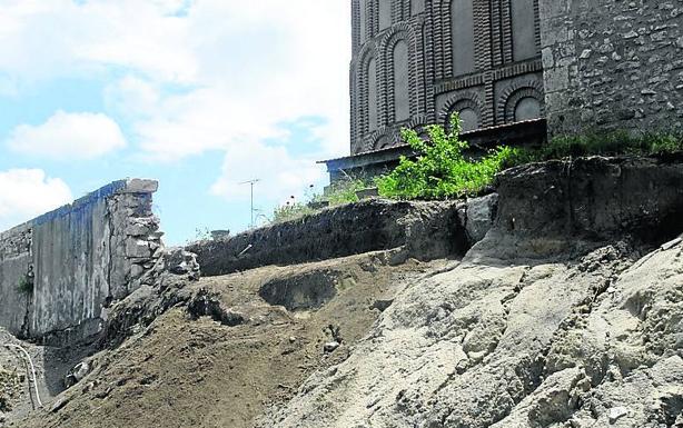 Patrimonio interviene en el entorno de la iglesia de Santa María de Íscar
