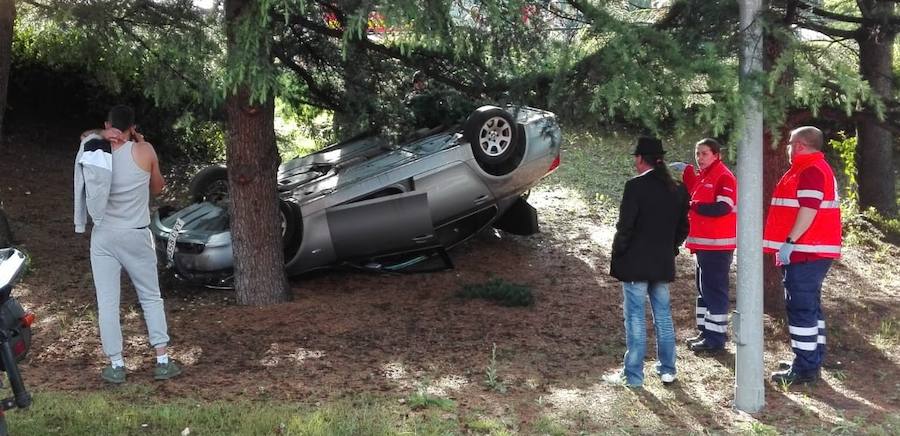 Un coche se precipita en la pasarela Cardenal Cisneros