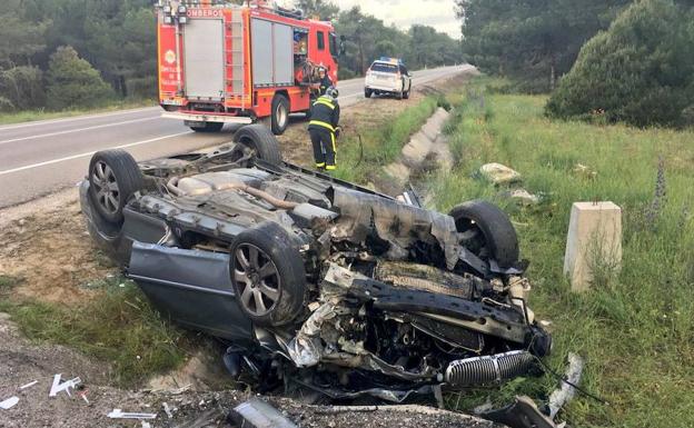Fallece en el hospital el varón herido al volcar su turismo en la CL-602 en Olmedo