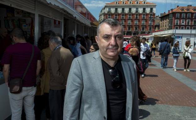 Manuel Vilas comparte su herencia literaria más enigmática en la Feria del Libro de Valladolid