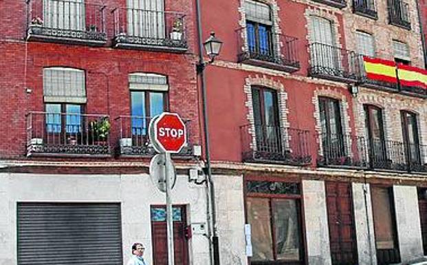Izquierda Unida denuncia que un familiar de un concejal de Cuéllar habita una vivienda pública