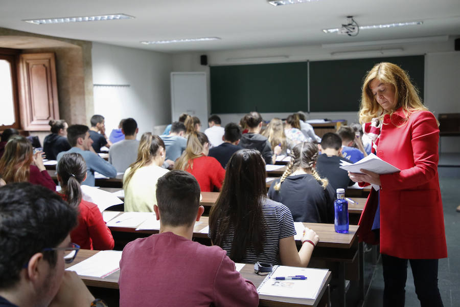 Alumnos salmantinos realizan la prueba de la EBAU