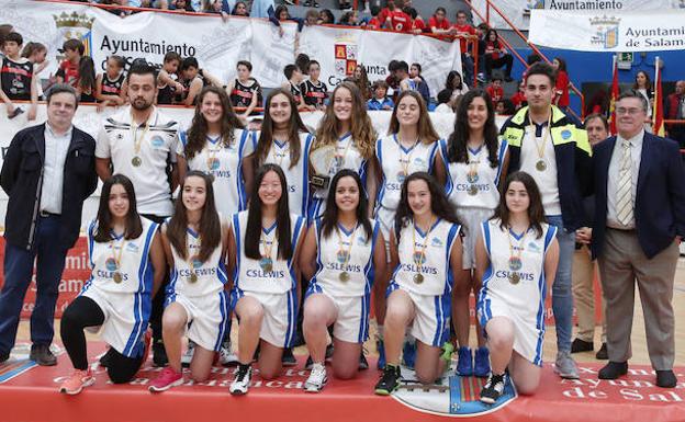 La entrega de los premios a los mejores de los Juegos Escolares de Salamanca pone fin al curso deportivo
