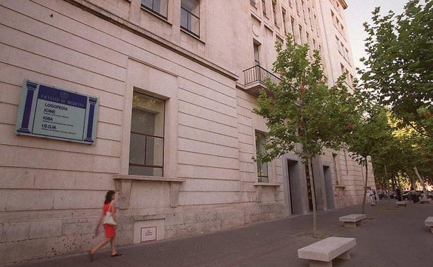 Medicina alerta de que siete asignaturas corren riesgo de quedarse sin profesorado en Valladolid