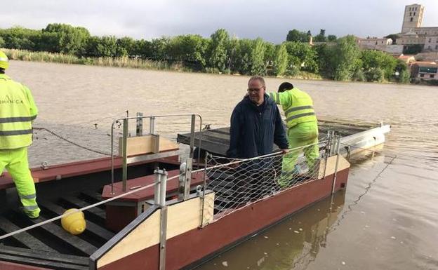 Instalada en Zamora una barca de paso entre Olivares y Los Pelambres
